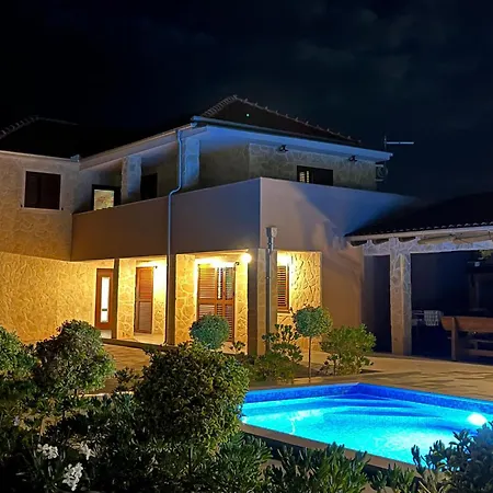Casa vacanze Gorgeous In With Wifi Privlaka (Zadar)
